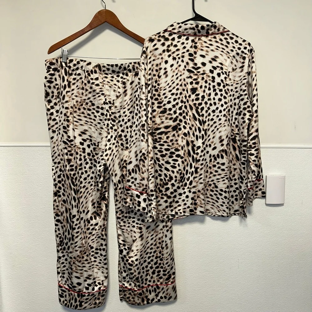 Cosmopolitan Leopard Cheetah Print Pajama Set XL Beige Black Red Women’s